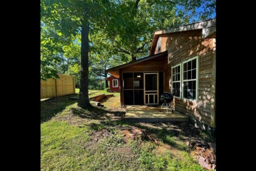 The Hideaway At Bear Mountain Log Cabins Eureka Springs Exterior photo